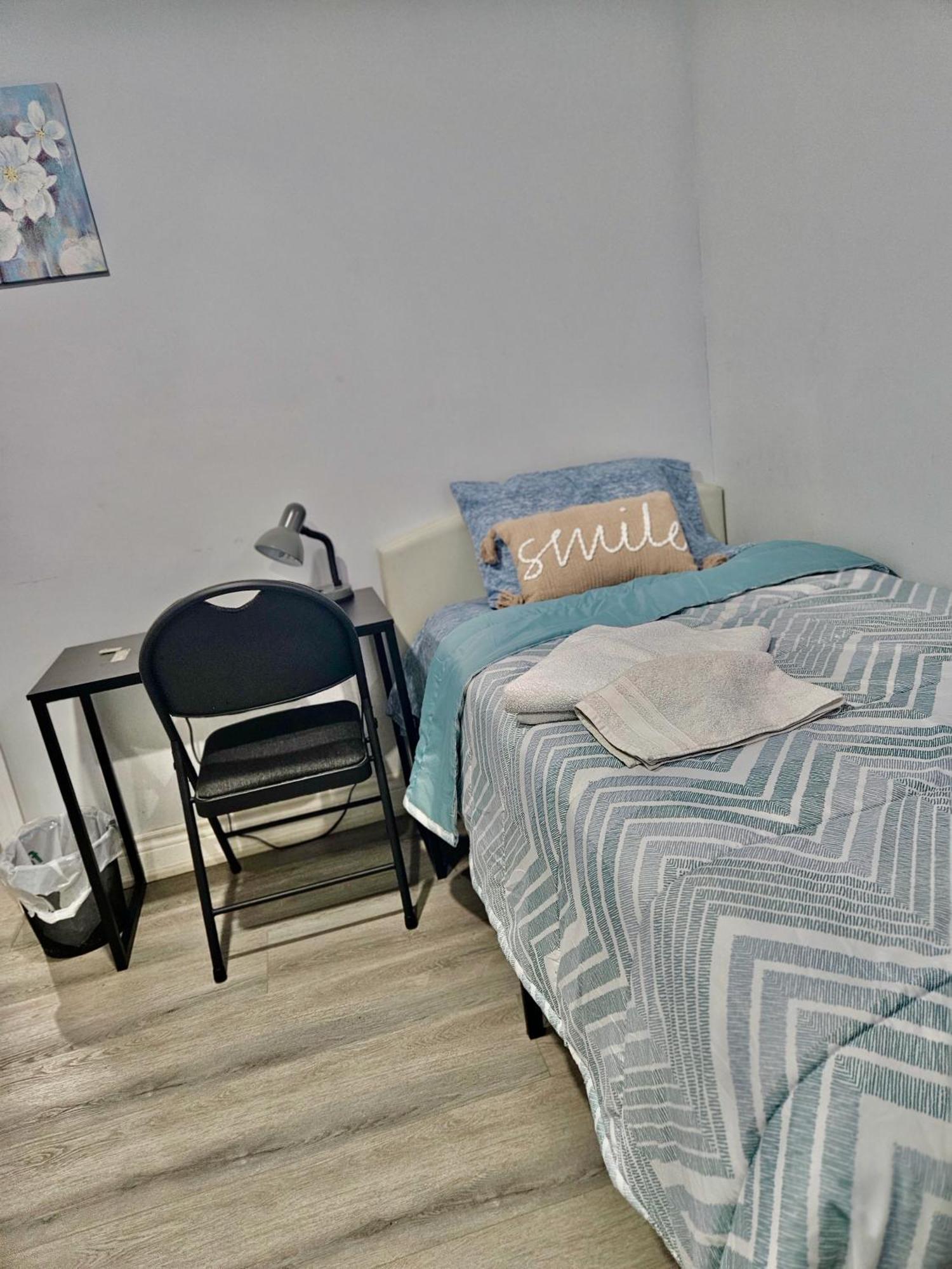 Cozy Room In A Quiet Neighbourhood Toronto Dış mekan fotoğraf